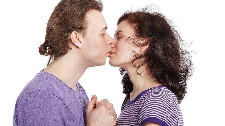 乳头溢液怎么办？乳头溢液如何治疗？